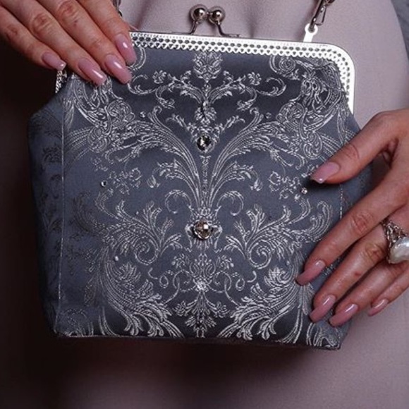 Beautiful purse - Picture 1 of 8